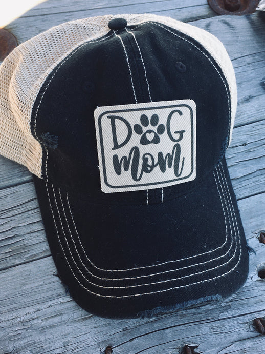 Dog Mom. Vintage Black